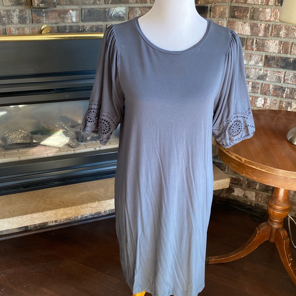 LOFT jersey tshirt dress. Pretty eyelet sleeve detail. Soft and comfy! Size US M